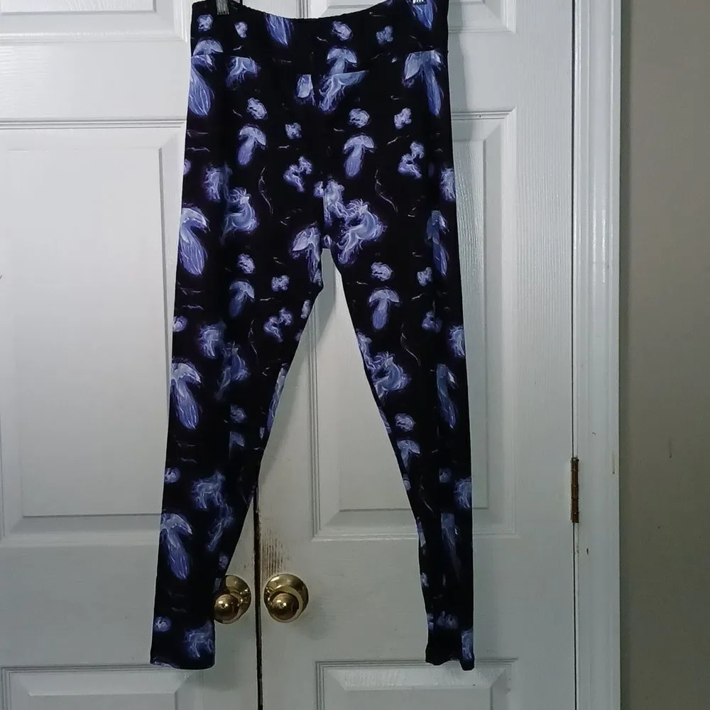 Galaxy black purple blue print leggings super soft Sz L NWOT